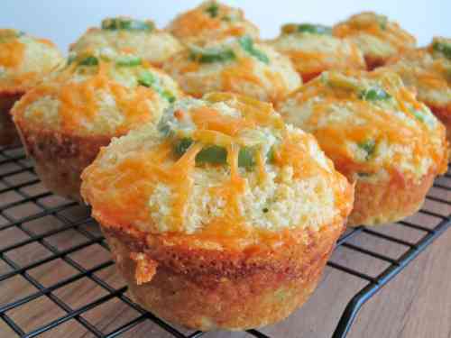 Cheesy Jalapeno Cornbread Muffins [Recipe]