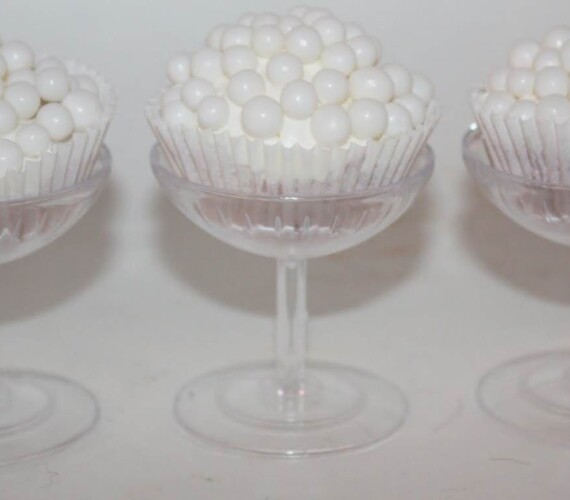 New Year’s Champagne Glass White Cupcakes [Recipe]