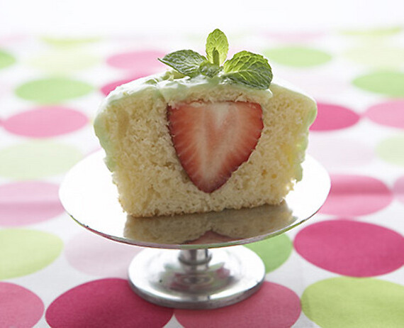 Strawberry-Lime Stuffed Cupcakes [Step by Step Recipe]