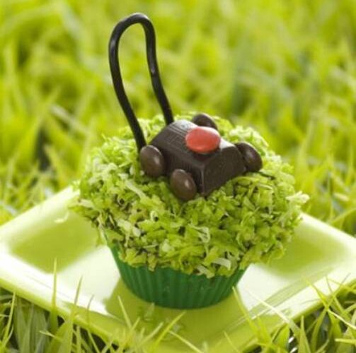 Father’s Day Lawn Mower Cupcakes [Full Recipe]